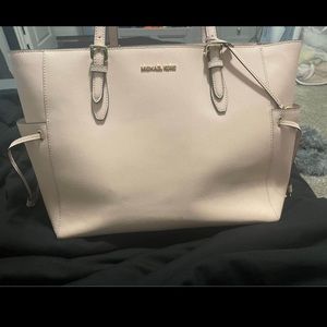 Micheal Kors tote